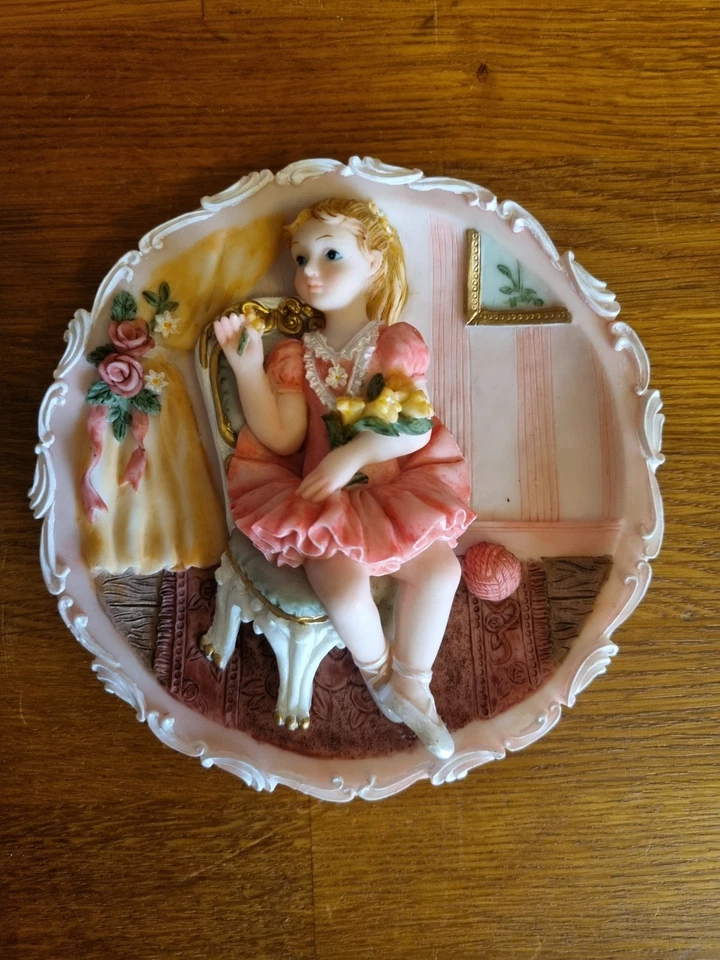 Plaque décorative Danseuse en relief style Victorien à accrocher - Photo 2/4