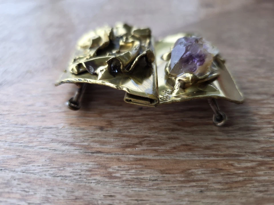 Fivela de cinto de latão ametista moderna brutalista vintage Dutra - Imagem 2 de 4