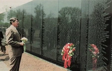 Military Ronald Reagan Vietnam Veterans Memorial Soldier Vtg Postcard I46