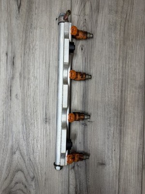 15751-90J03 15710-65D00 Suzuki Outboard 4 Stroke OEM Fuel Injector Rail Set 