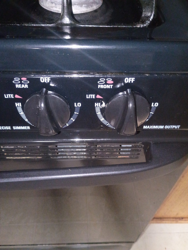 GE Spectra XL44 Black Freestanding Gas Range 4 Burners Self Cleaning Oven