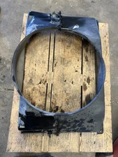 2004.5 2005 GMC SIERRA 2500HD 6.6 LLY DIESEL AUTO OEM RADIATOR FAN SHROUD COVER