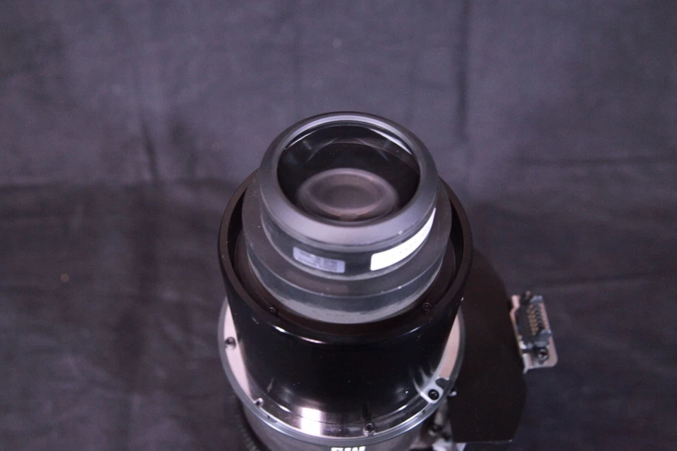 Lente de zoom de projeção digital Konica Minolta SXGA+ 2 -2.8:1 1080p - Imagem 3 de 4