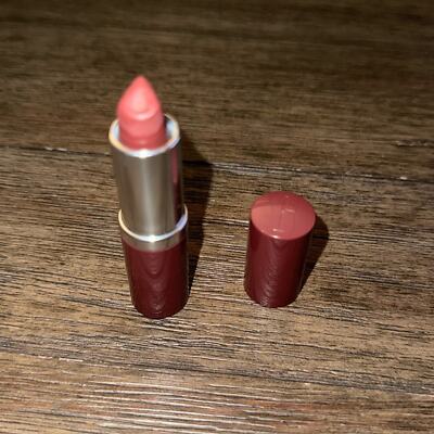 Clinique Dramatically Different Lipstick. 50 A Different Grape.  NEW Never Used.