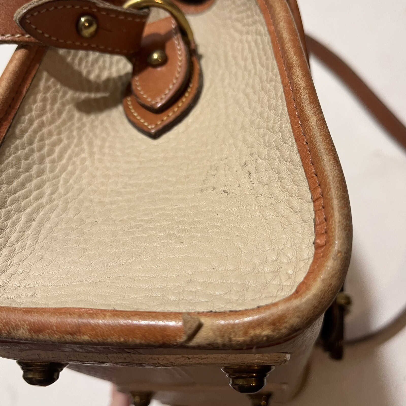 Vintage Dooney & Bourke Purse R25 Medium Essex Bone British Tan Leather thumbnail 13