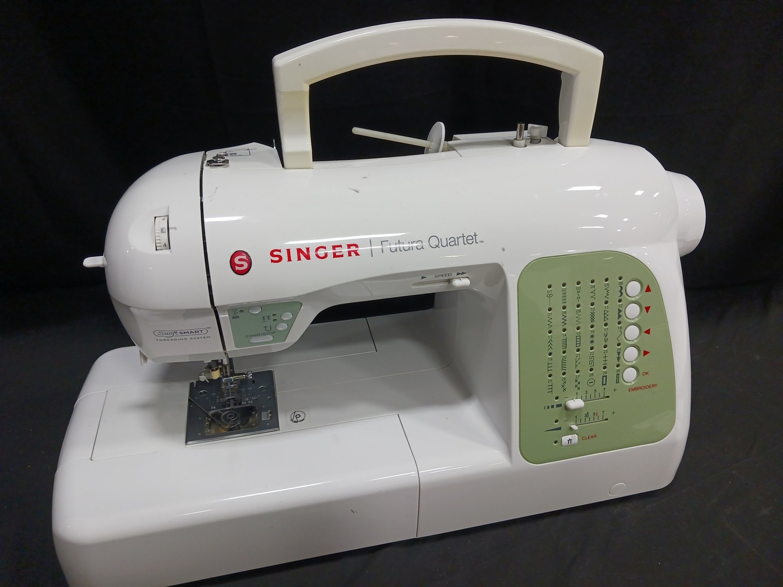 Singer Futura Quartet Sewing Machine 37431884039 eBay