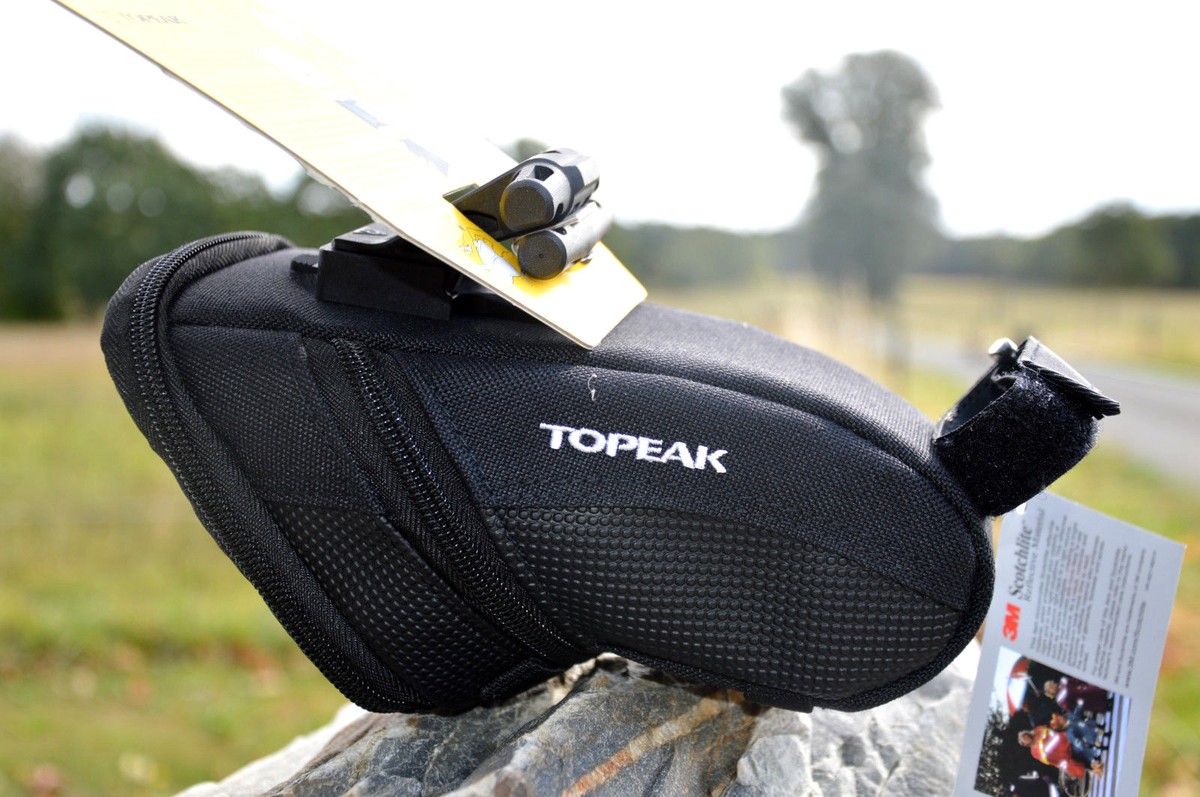 Large Quick Click Todson -Aero Wedge Pack DX (w/ Fixer F25, Small