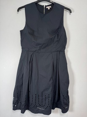 Gap Kleid Größe 10 schwarz Design Handarbeit Ösensaum ärmellos Passform ausgestellt Baumwolle