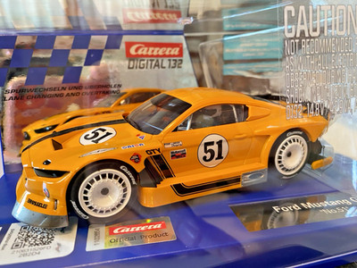Carrera 32027 Digital & Analog Ford Mustang GTY #51 1/32 Slot Car New