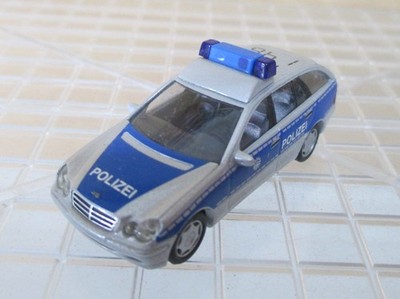BUSCH 1:87: Mercedes-Benz C-Klasse T-Modell ''Polizei Dachnummer 15146 '' (15)