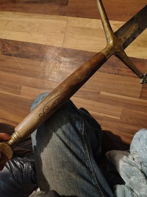 Medieval two-Handed Double-Edge Sword w/ Wood Handle -with brass Crossguard