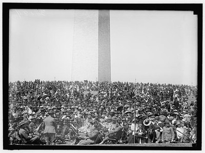 Photo:Washington D.C. 1919 Easter Egg Rolling Crowd at Monument
