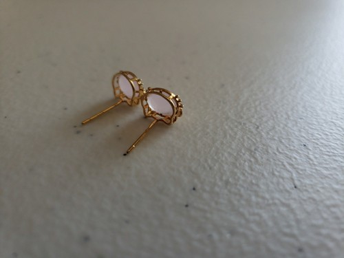 Aretes de cuarzo dorado y rosa de Hello Kitty - Imagen 5 de 6