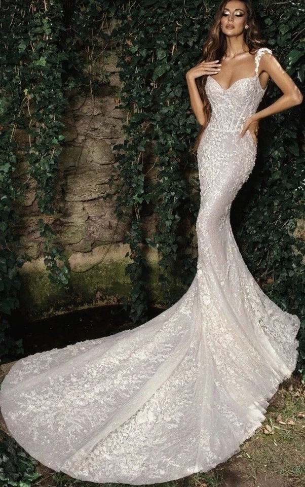 Vestido de novia de diseñador blanco Magdalena de Mistrelli House regular 4k Foto 2 de 4