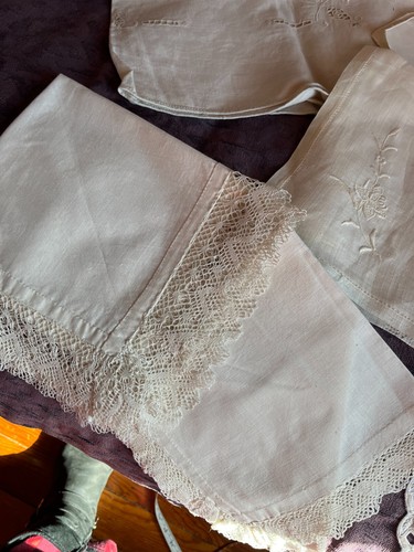 Lot of Cream or Ecru Rectangle Embroidered Linen & Cotton w Crocheted Edges & La - Picture 9 of 12