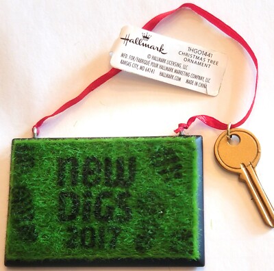 Hallmark NEW DIGS 2017 new home grassy door mat with key Christmas Ornament