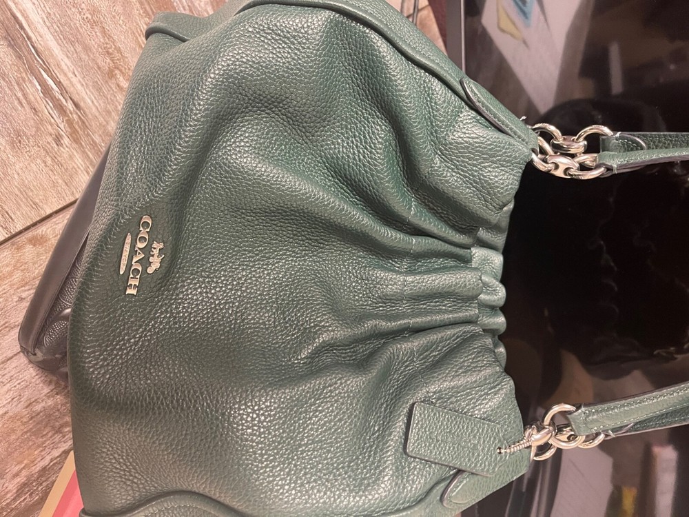 coach handbags used, great condition. Shoulder bag, crossbody bag, 3 zip wallets