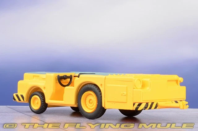 Hobby Master 1:72 MD-3 Mule Tow Tractor USN - Image 2 of 4