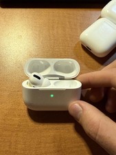 AirPods Pro 1st Generation With MagSafe Charging Case