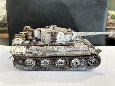 WW2 German Tiger Tank Winter battle 1:35 built & painted