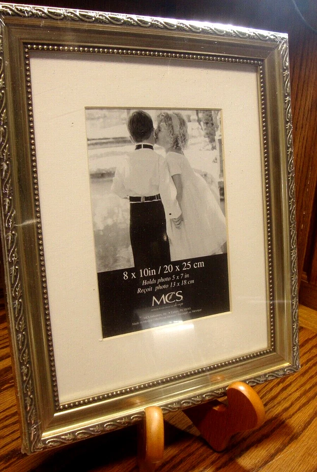 MARCO DE FOTOS MCS Decoración de Pared Ornamentada Dorado ~ Sostiene 8"x10" o Mate para 5"x7" 774 Foto 2 de 3