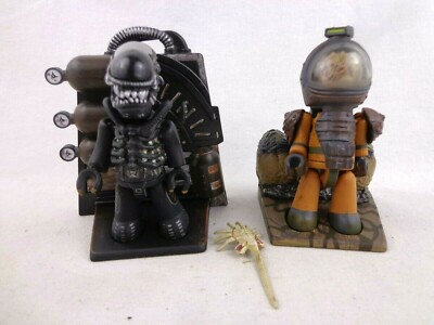 Mezco Mez-itz 2003 ALIENS Alien Big Chap Action Figure Set lot