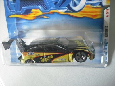 hot wheels ford focus 2001