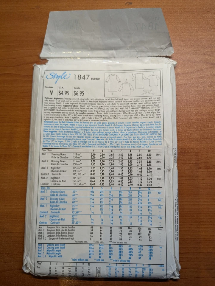 Style 1847 Size A 4-10 Children Sleepwear Nightwear Dressing Gown Uncut - Image 2 of 3