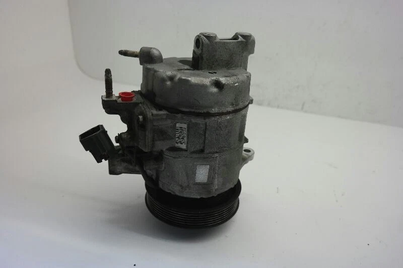 2006-11 Cadillac DTS AC Compressor Without Hot Climate Provisions - Image 2 of 4