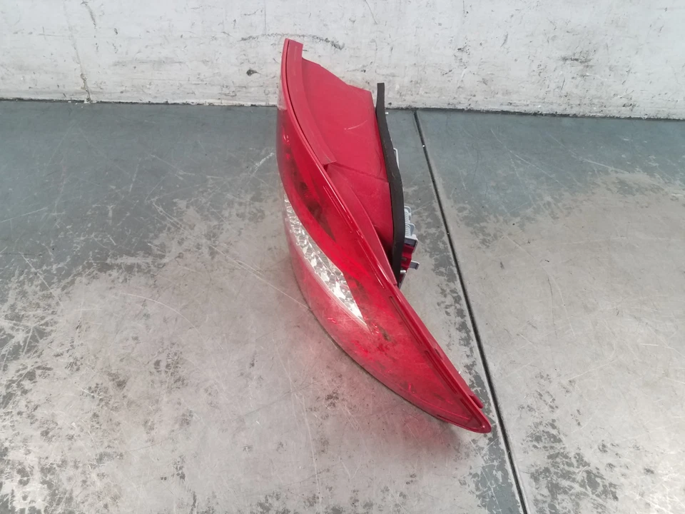 2012 Mercedes Benz AMG C 63 Left Driver Tail Light #0967 G4 — 第 4/4 张图片