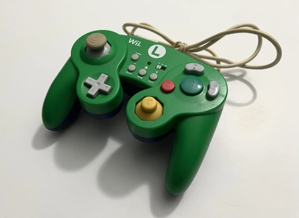 HORI Official Nintendo Wii U Luigi Gamecube Controller Wired WIU-075 TESTED - Image 3 of 4