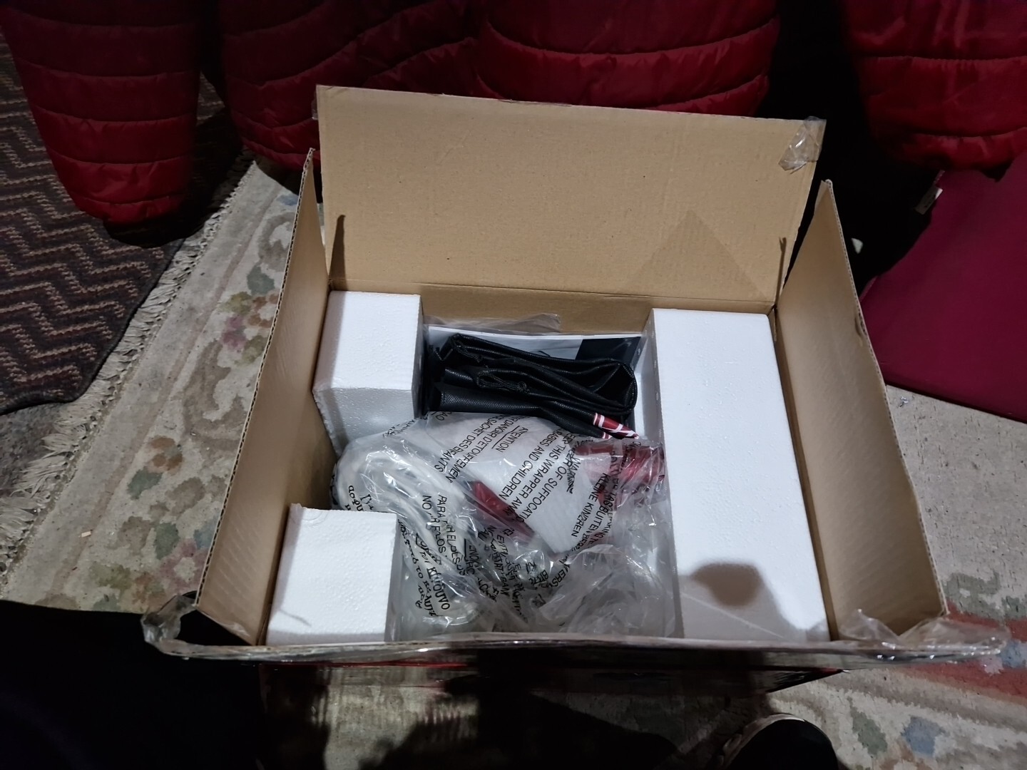 Hoover UltraMATT Handheld UV Mattress Vacuum Cleaner, MBC500UV Bagless