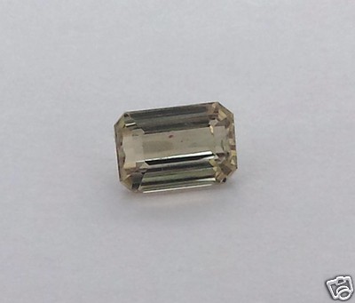 Pierre Précieuse Diaspore 1.04 Carats - Naturelle, Changeante De Couleur - Jaune - Excellence
