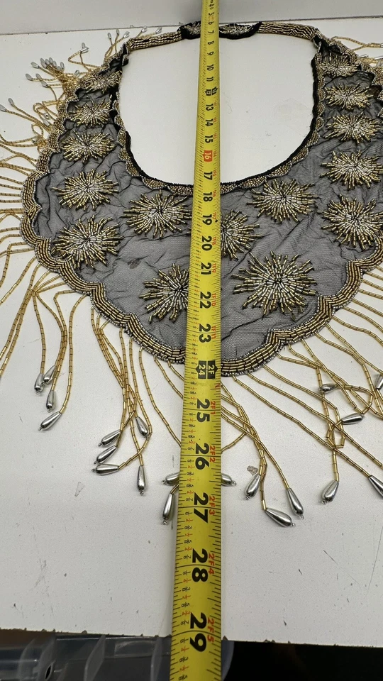 Hermoso chal/envoltura de cuello vintage negro, dorado y plateado con cuentas Foto 3 de 4