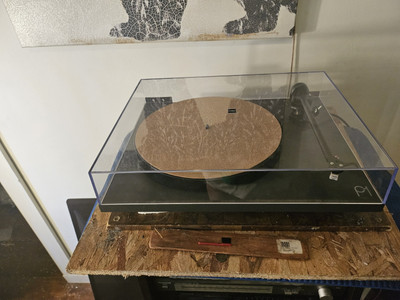 Rega PL1 Planar 1 Turntable with Pre-mounted Carbon MM Cartridge Matte White