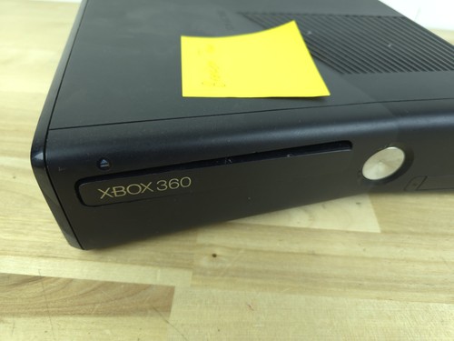 Microsoft Xbox 360 Slim - Schwarz - Nur Konsole - Für Teile oder Reparatur - Bild 3 von 10