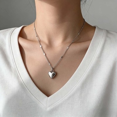 Women's Fashion Silvery Heart Pendant Necklace Zinc Alloy Collarbone Chain