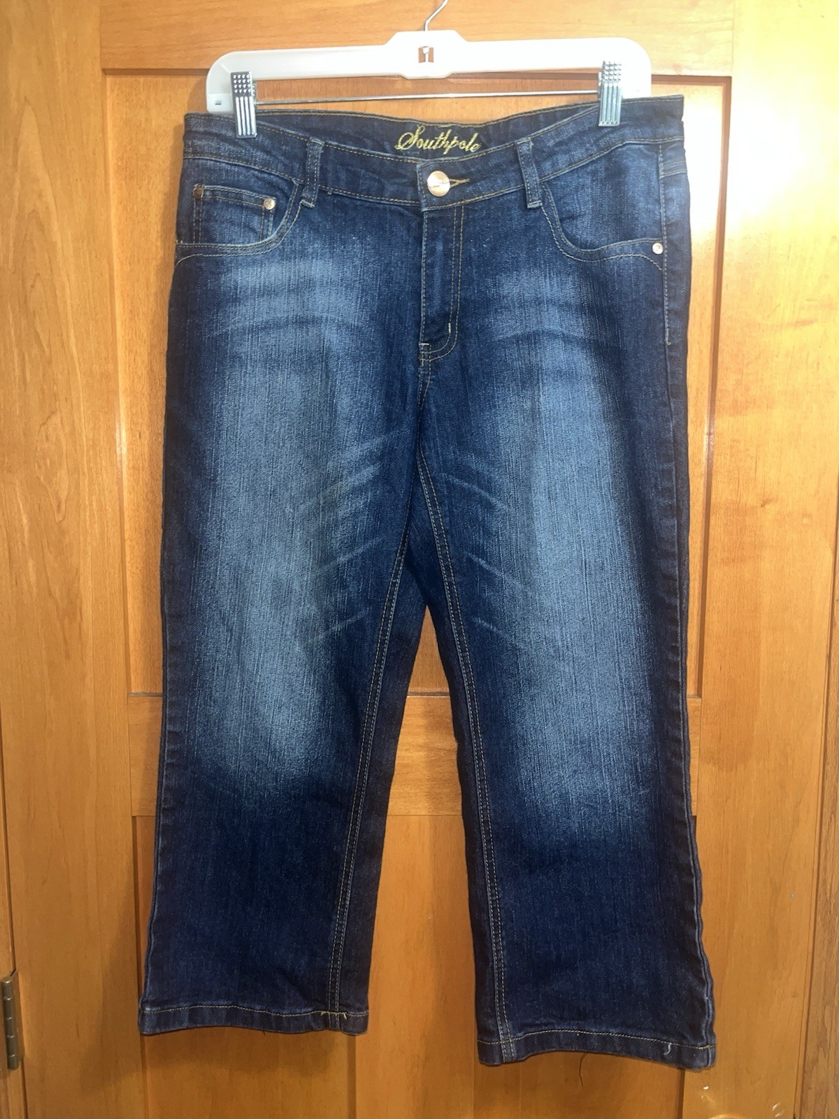Southpole Capri Jeans Juniors Size 11 Medium Wash Denim Embroidered Back Pockets