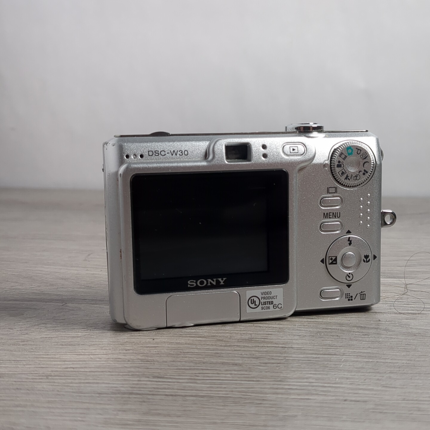 Sony Cyber-Shot DSC-W30 6.0MP Digital Camera - Silver - FOR PARTS