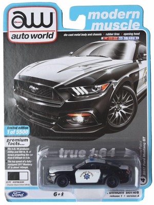 Auto World 2017 Ford Mustang GT, Modern Muscle [schwarz/weiß]