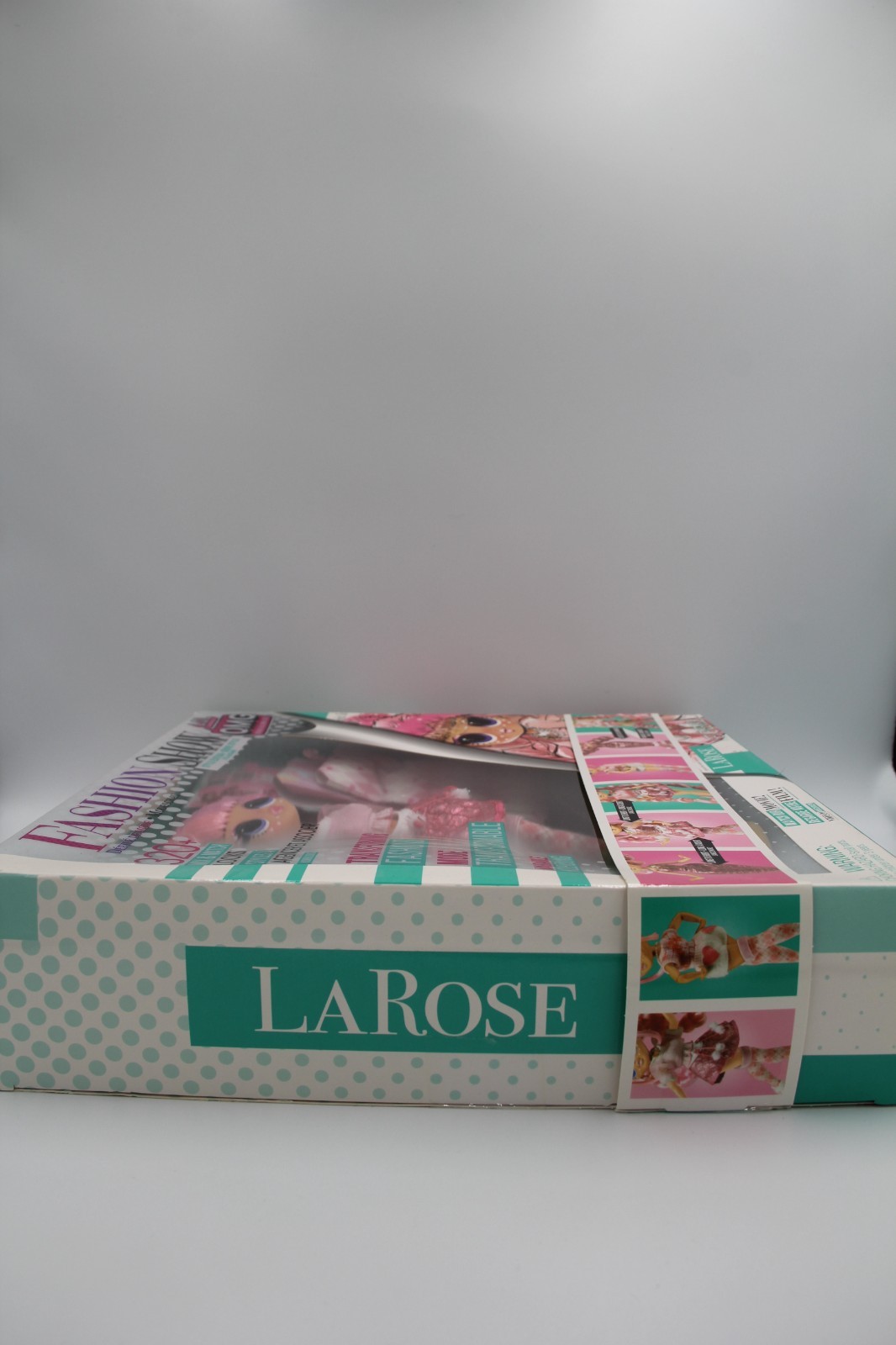 Детские куклы L.O.L. Surprise OMG Fashion Show La Rose Doll Set Transforming Fashions — фото 4