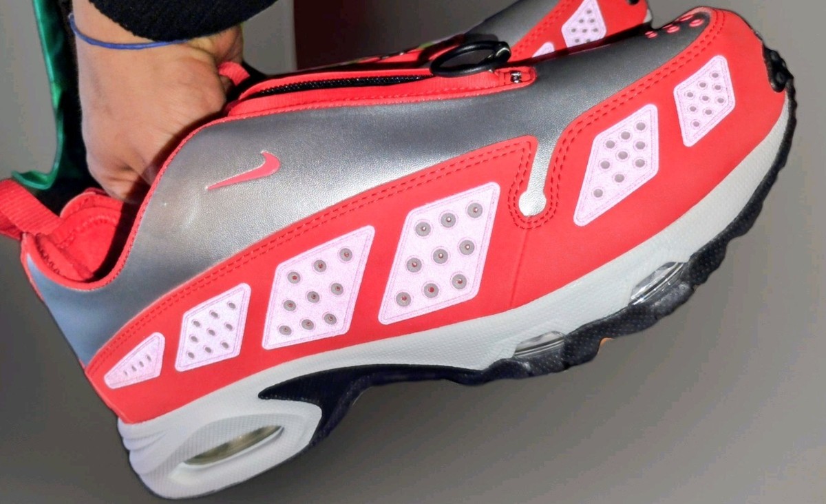 靴 Nike Air Max Sunder llic Silver Nike Air Max Sunder “Silver/Fusion Red