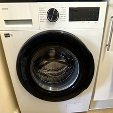 Samsung 8KG AI Energy Washing Machine AND Heat Pump Tumble Dryer -White