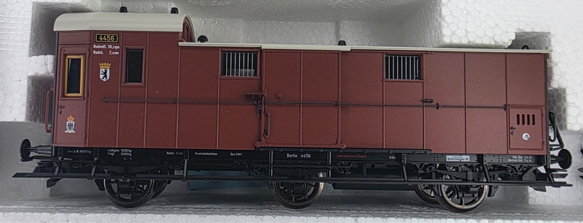 Fleischmann 391102 KPEV Passenger ''Berlin Wannsee train'' AC
