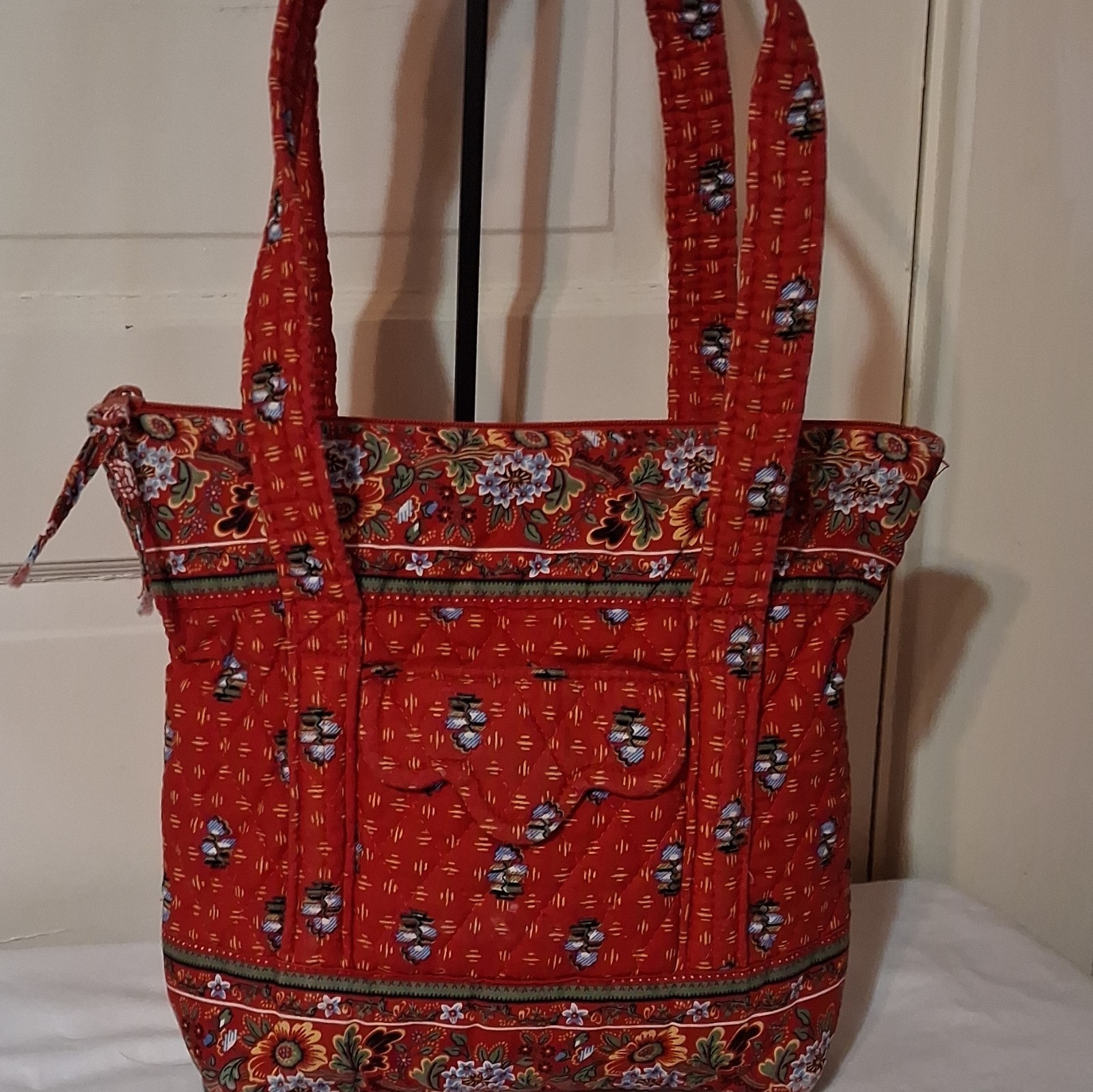 Vera Bradley Red Floral Quilted Tote Bag Zip Top Double Straps Inner Pockets