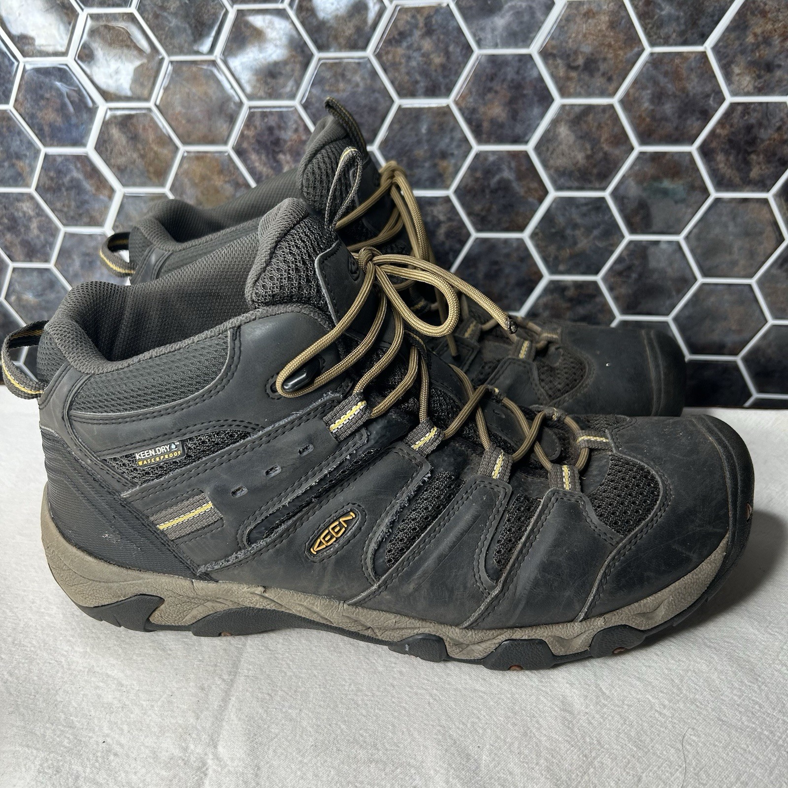 Scarpe da trekking Keen da uomo Koven Mid impermeabili in pelle nere taglia 13 M