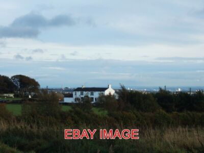 PHOTO  THE ROYALTY PUBLIC HOUSE ON THE CHEVIN NEAR OTLEY THE SKYLINE OF LEEDS CA