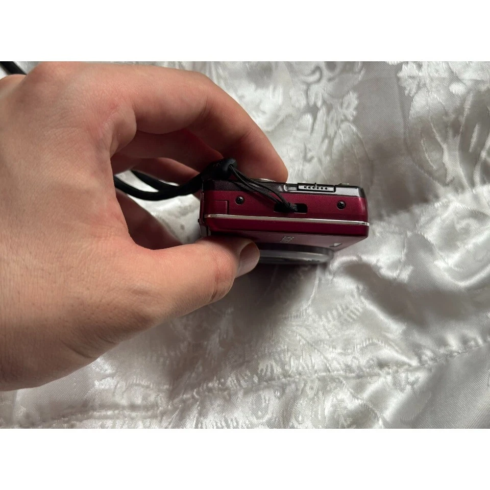 Sony Cyber-shot DSC-W690 Digital Camera 1080p HD Video Recording AE/FE Lock Red - Image 4 of 4