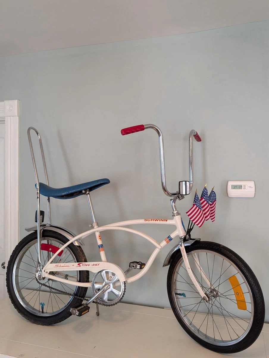 Vintage Schwinn Stingray Bike In Collectible Complete Bikes for