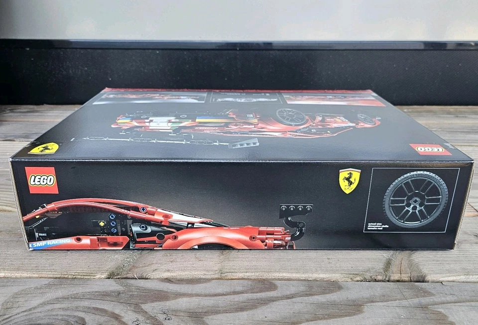 LEGO Technic 42125 Ferrari 488 GTE - Image 4 of 4